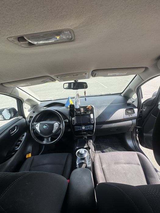 Продам Nissan Leaf 2016