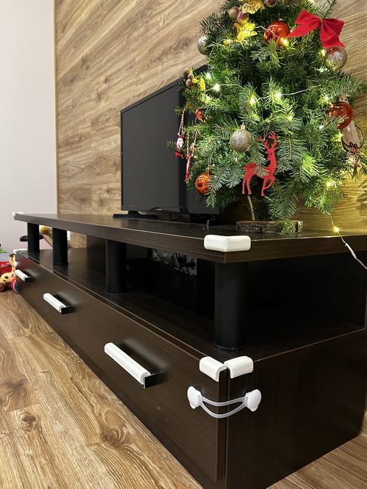 Тубма під телевізор