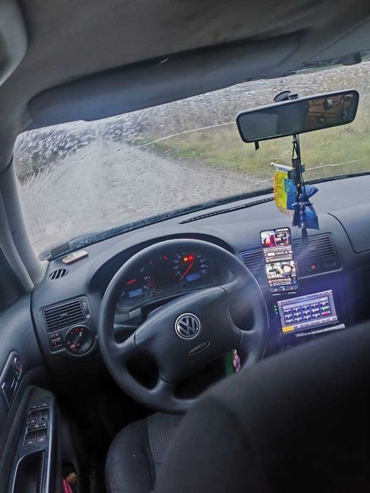 Продам авто детальніше за телефоном