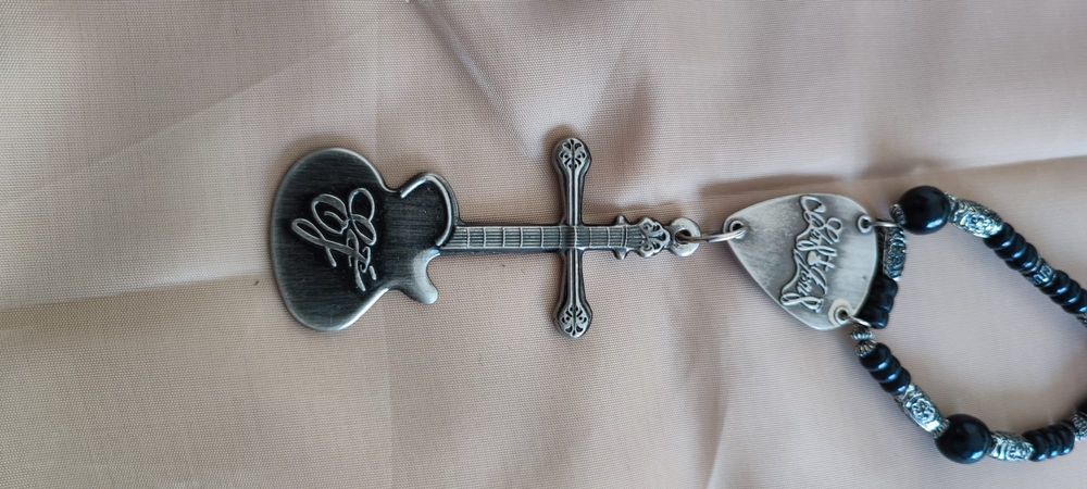 Colar Terço Vintage "Elvis Jesus" (Cruz Guitarra / Rock Gótico / Grunge)