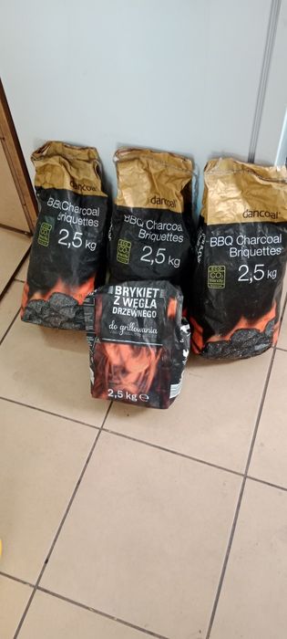 Sprzedam Brykiet drzewny 2.5kg