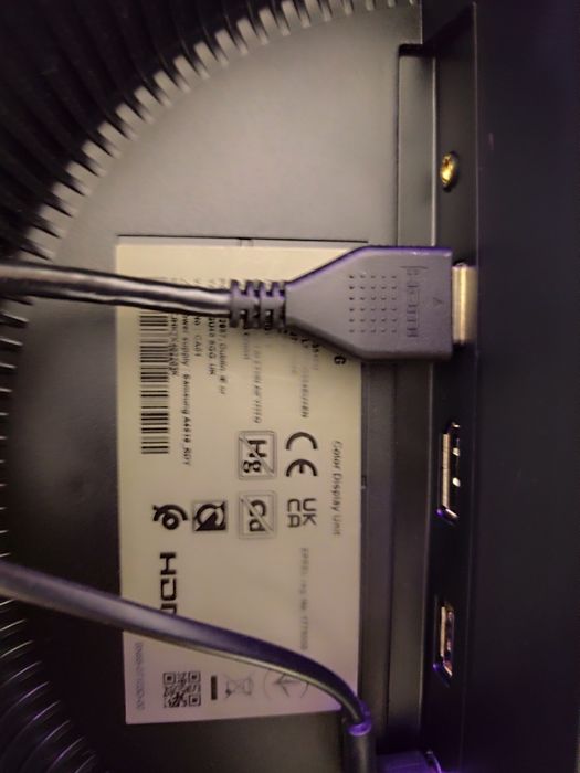 Monitor Samsung G55C 27' QHD  curvo 1000R