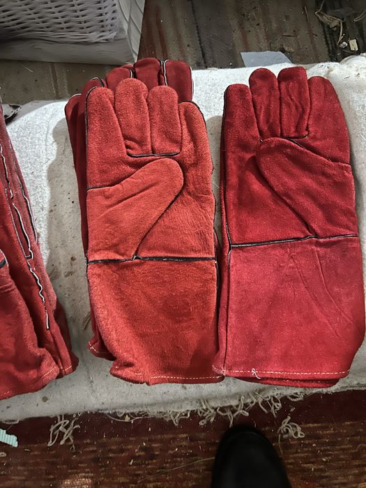 Краги червоні замш