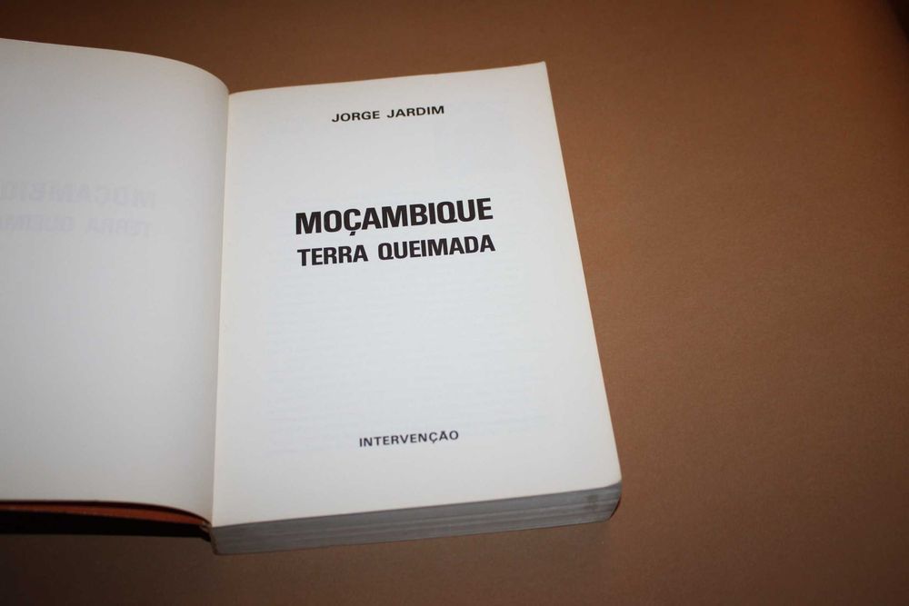 Moçambique Terra Queimada// Jorge Jardim