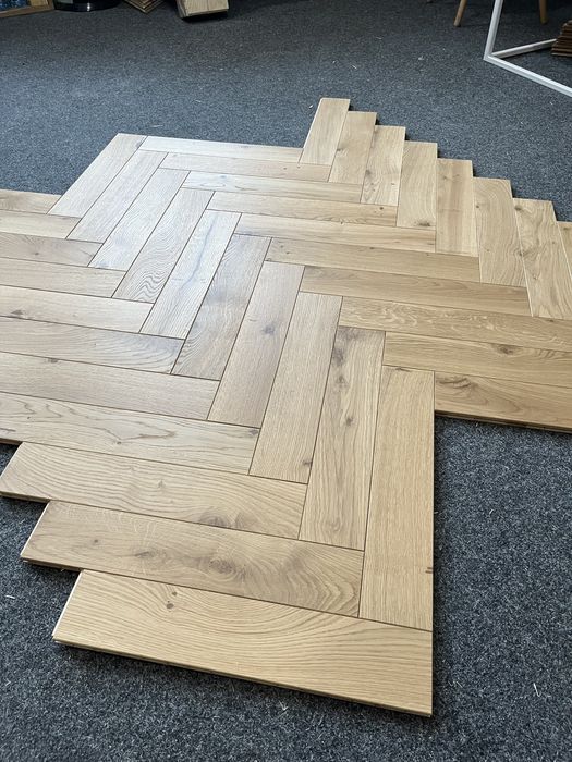 Podłoga Jodełka K. Dąb Rustic, 15x90x450mm, OlejUV BRESLAU x2