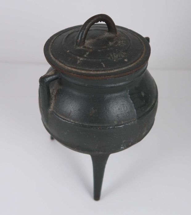 Panela de ferro fundido de 3 pés - 1/2 Litro