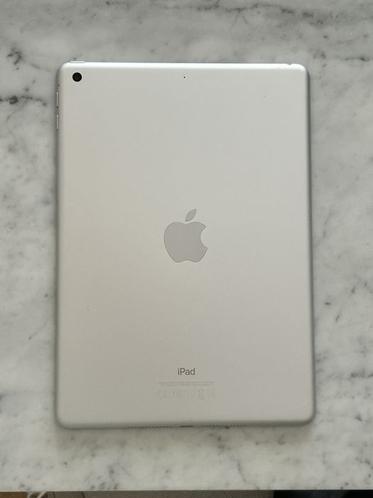 Vendo Ipad 9.7  em muito bom estado