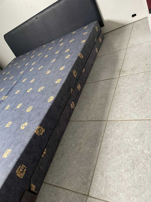 Cama de casal de roulote