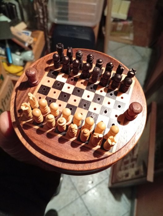 Szachy,stare drewniane szachy