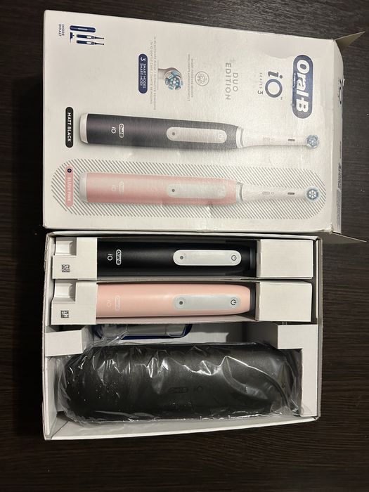 Набір електричних зубних щіток Oral-B iO 3 (8006540731857)