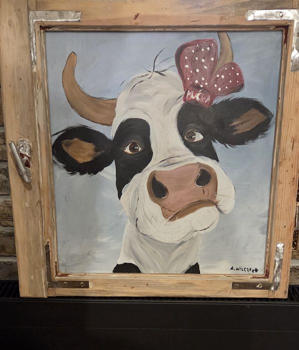 Obraz w antycznej ramie okiennej do pokoju dziecięcego