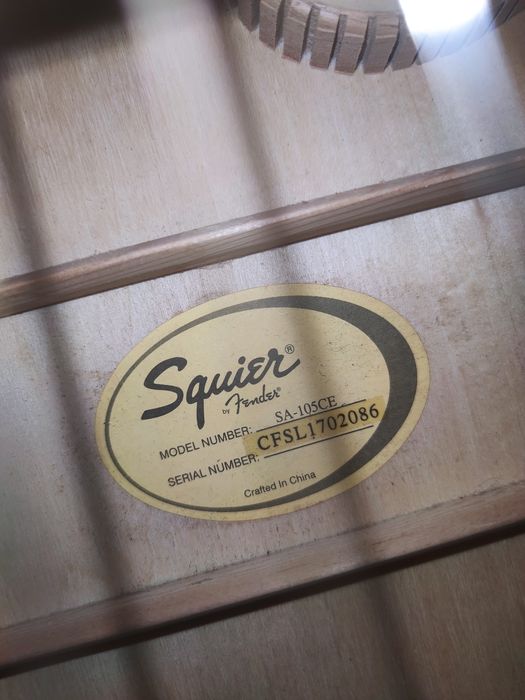 Guitarra Fender Squier SA-105CE (autografada pelo cantor Shawn Mendes)