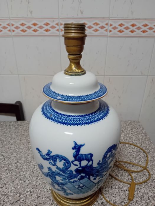 Candeeiro com 30 anos antigo