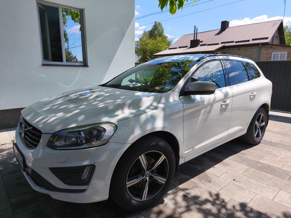 Volvo XC60 2017 2.4 R-Design