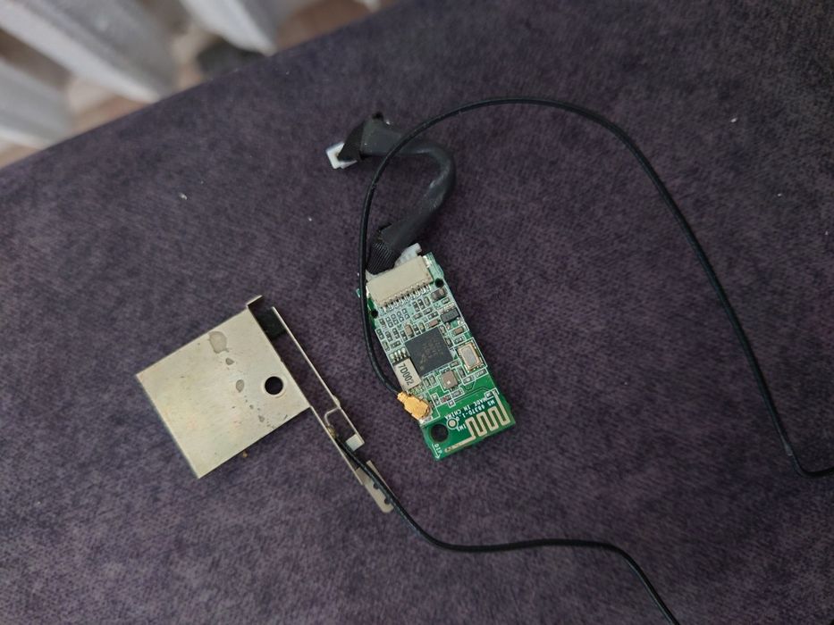 Procesor Intel, pamięć DDR2 667, karta AzureWave, chłodzenie vr610