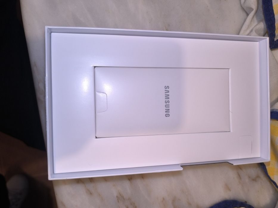 Samsung galaxy tab A9 4RAM 64GB memória com capa e película 140 euros