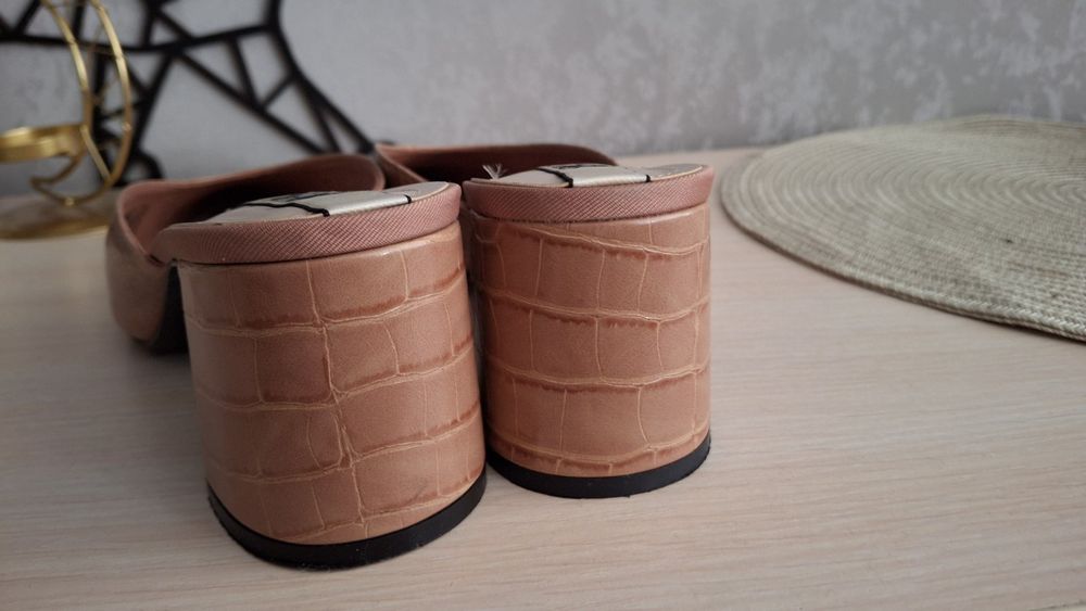 Мюлі, сабо босоніжки шльопанці ZARA 39