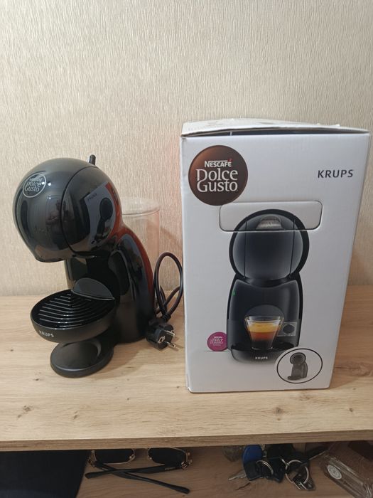 Кавоварка капсул ьна Dolce Gusto  (Nesskafe )
 Gusto  (Nesskafe )