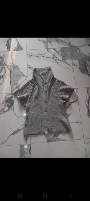 Sweter na guziki (golf)