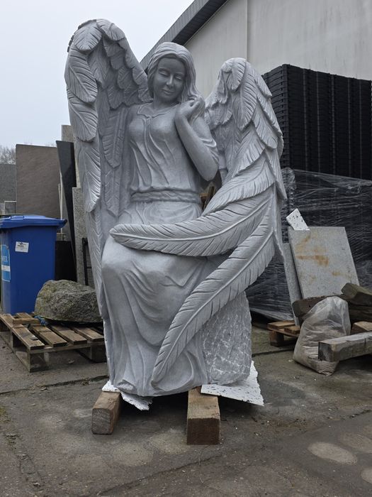 Nagrobek , pomnik skałkowy artystyczny