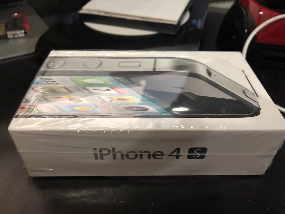 Iphone 4s preto e cinza