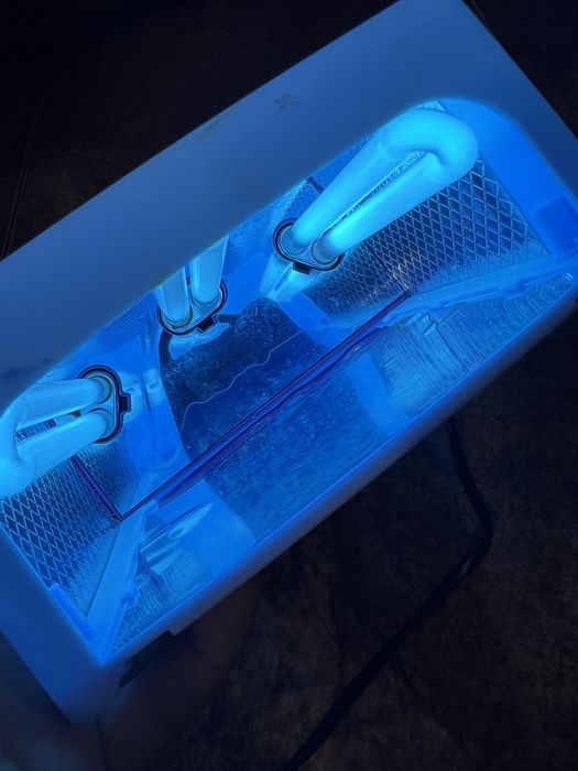 Маникюрная лампа