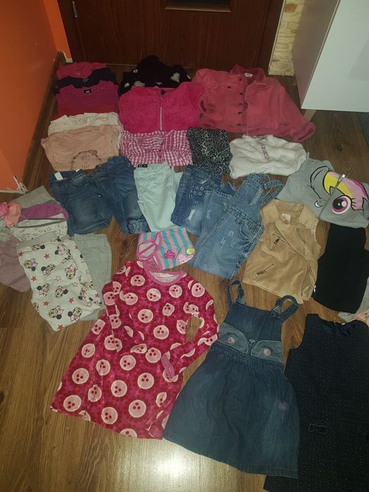 Zestaw ubrań dla dziewczynki 110/116  jesienno zimowe