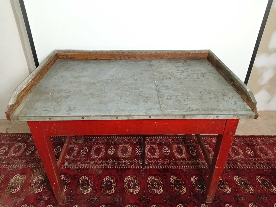 Stary stół warsztatowy industrial loft