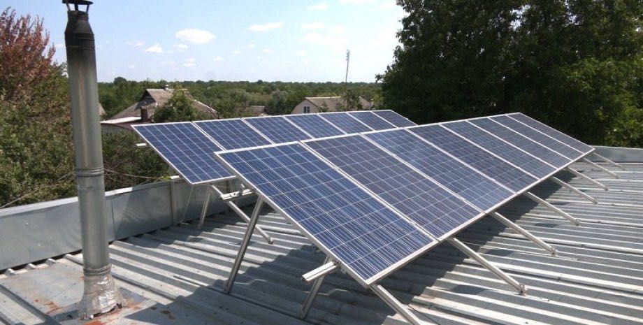 Встановлення сонячних панелей, монтаж станцій iнвертора Deye