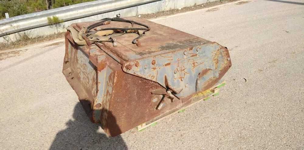 Vassoura Hidraulica para mini pá carregadora bobcat - Usado