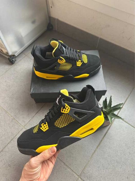 Jordan 4 Retro Thunder R.44