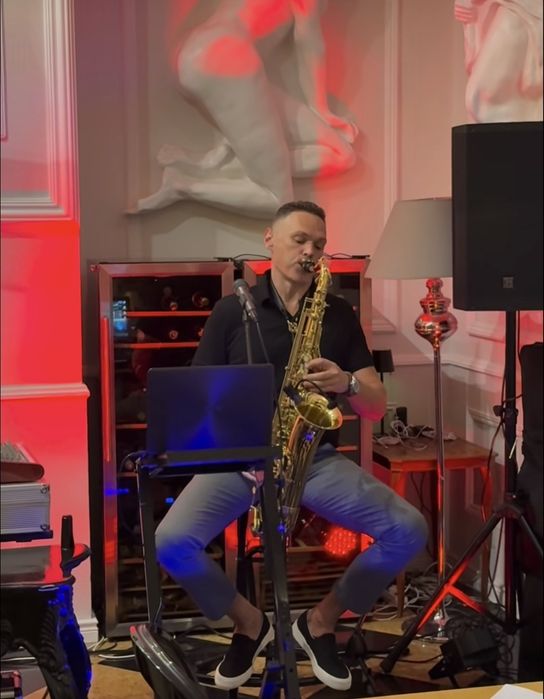 Śpiewający DJ + saksofon (eventy, śluby i wesela)