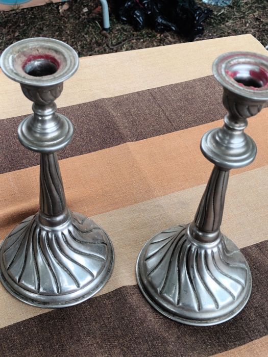 Balde do gelo em casquinha e castiçais