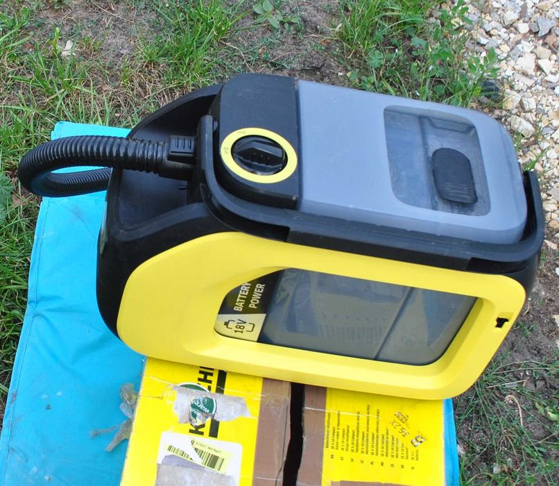 Odkurzacz bateryjny Karcher SE 3-18 Compact do prania tapicerki