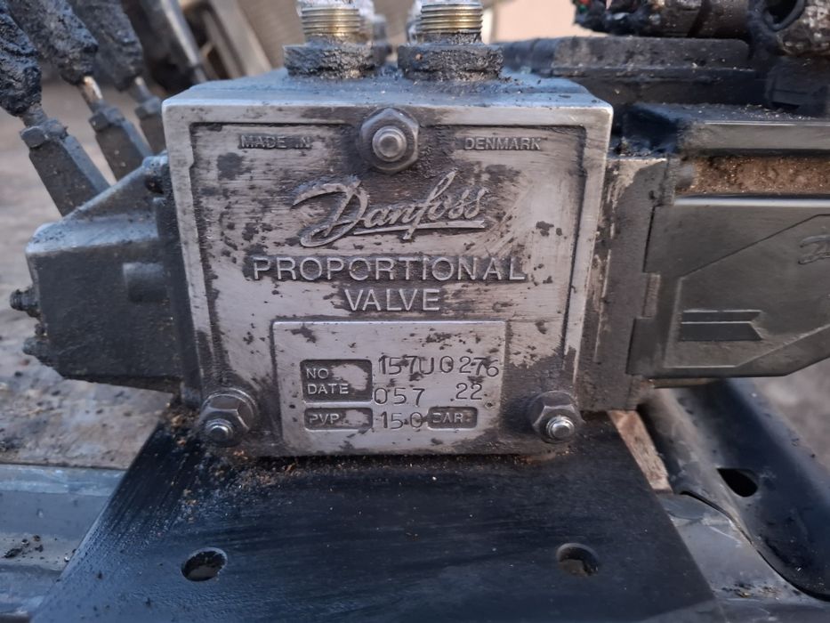 Rozdzielacz hydrauliczny danfoss sterowanie elektryczne dżojstik kostk