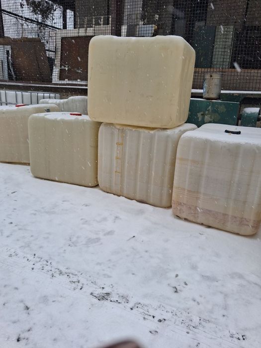 Вывезу с предприятий еврокубы,бочки,канистры,биг-беги,пленку,пластик..