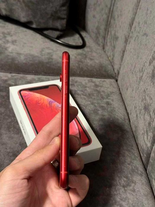 iPhone XR Product RED 100% батарея
