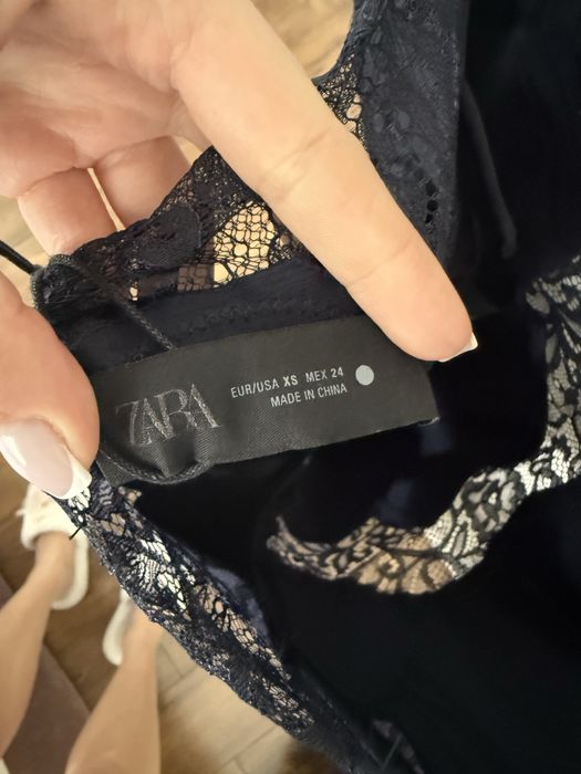 Aсиметрична сукня з мереживом Zara розмір XS