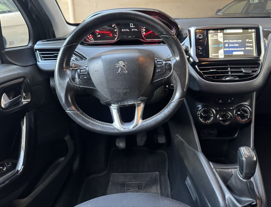 Peugeot 208 1.2 VTi 82cv Gasolina - 160milkm - Nacional
