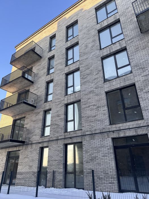 Продам двокімнатну квартиру з індивідуальним опаленням , кухня студія