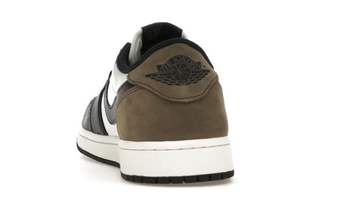 Jordan 1 Retro Low OG
Mocha