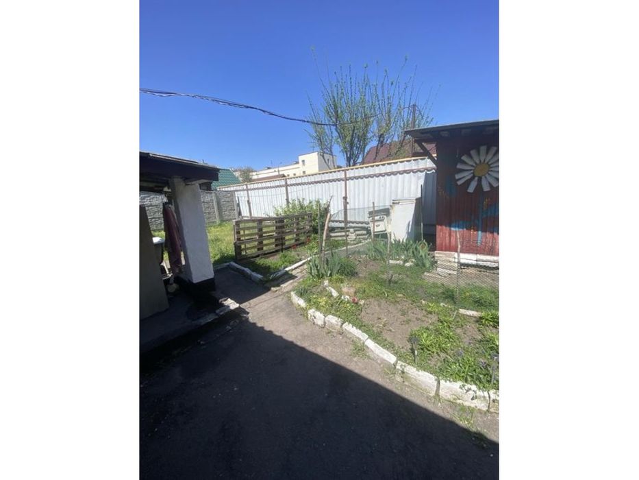 Продаж. 1/2 будинку в тихому центрі ( район Астри)