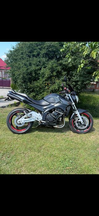 Мотоцикл Suzuki GSR 600