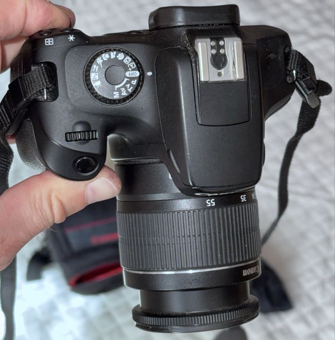 Дзеркальний цифровий фотоапарат Canon EOS 4000D
