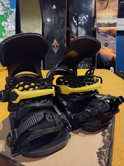 Nowe Wiązania Jones Meteorite Portal M 40-43