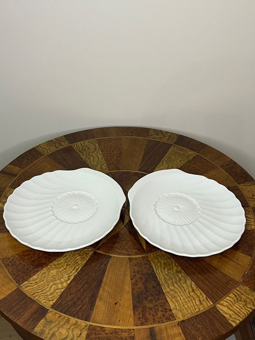 Dwa talerze Seltmann Wieden Bavaria. Biała porcelana, muszle.