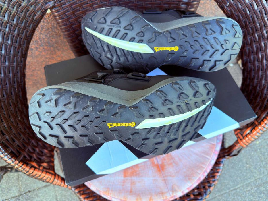 Sprzedam buty męskie ADIDAS 41