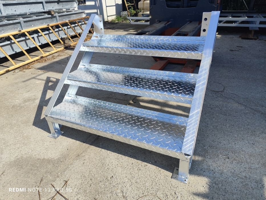 Schody metalowe loft wejście na wysokość 75cm 3 stopnie