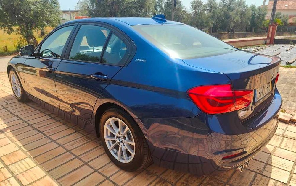 BMW 330e plugin hibrido 252cv / 220€ mês