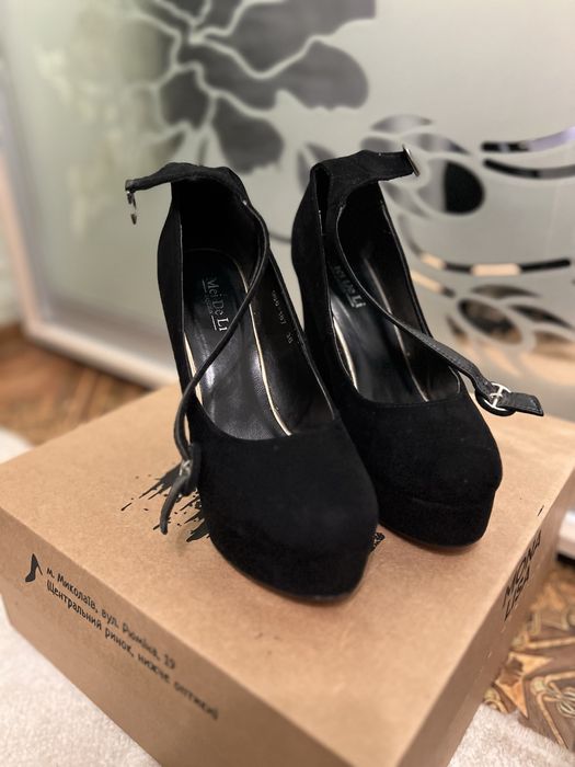 Женские туфли на каблуке